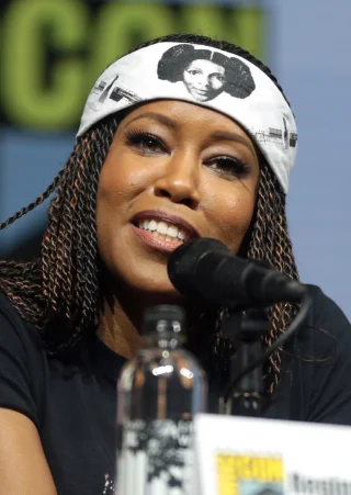 Regina King height profile photo