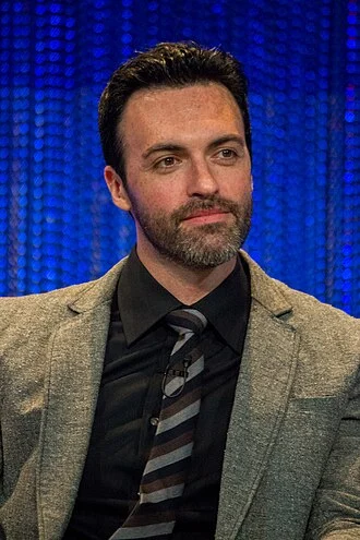 Reid Scott (actor) height profile photo