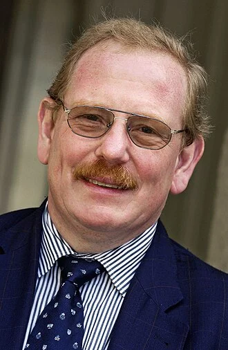 Reinhard Genzel height profile photo