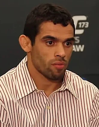 Renan Barão height profile photo