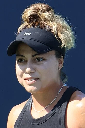 Renata Zarazúa height profile photo