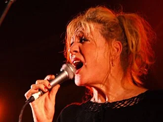 Renée Geyer height profile photo