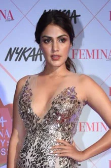 Rhea Chakraborty height profile photo