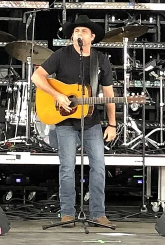 Rhett Akins height profile photo