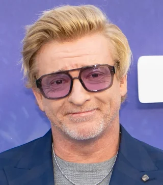 Rhys Darby height profile photo