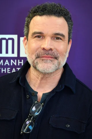 Ricardo Chavira height profile photo