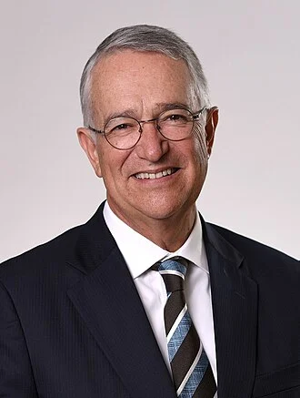 Ricardo Salinas Pliego height profile photo
