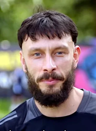 Richard Gadd height profile photo