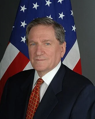 Richard Holbrooke height profile photo