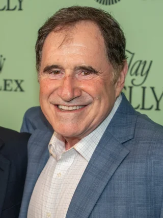 Richard Kind height profile photo
