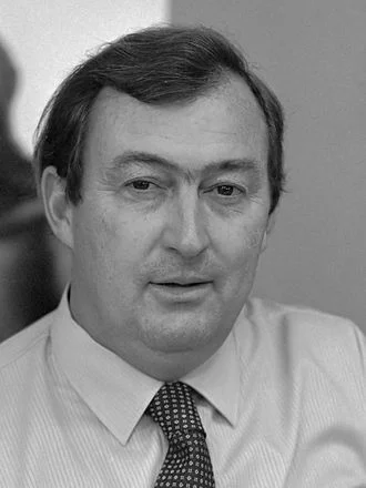 Richard Leakey height profile photo