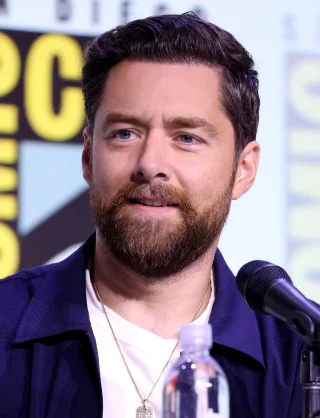 Richard Rankin height profile photo