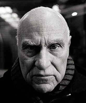 Richard Serra height profile photo