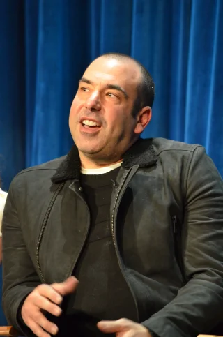 Rick Hoffman height profile photo