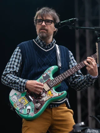 Rivers Cuomo height profile photo