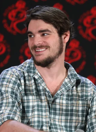 RJ Mitte height profile photo