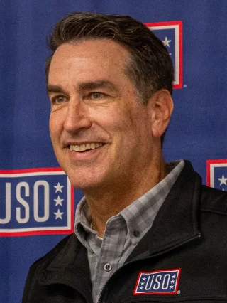 Rob Riggle height profile photo