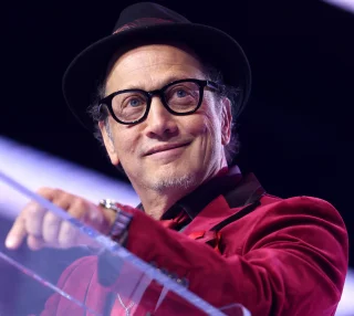 Rob Schneider height profile photo
