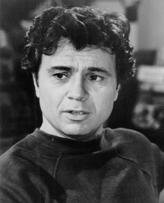 Robert Blake (actor) height profile photo