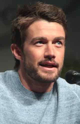 Robert Buckley height profile photo