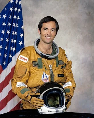 Robert Crippen height profile photo