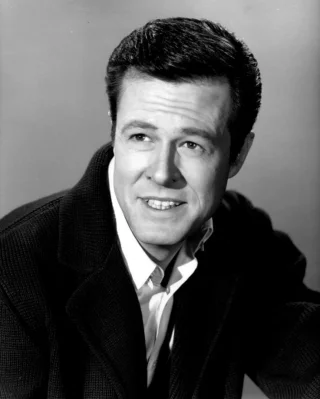 Robert Culp height profile photo