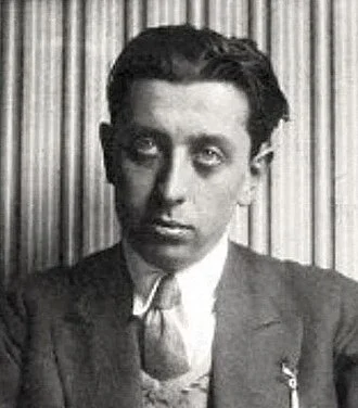 Robert Desnos height profile photo