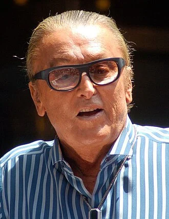 Robert Evans height profile photo