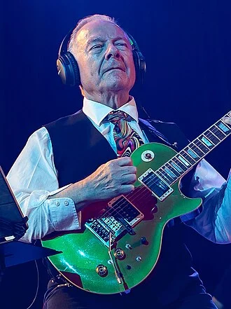 Robert Fripp height profile photo