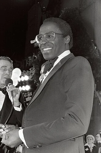 Robert Guillaume height profile photo