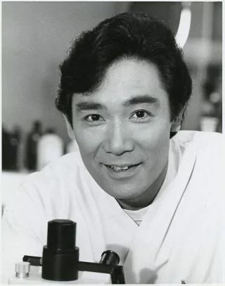 Robert Ito height profile photo