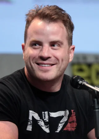 Robert Kazinsky height profile photo