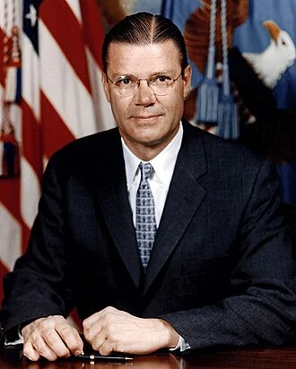 Robert McNamara height profile photo