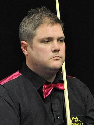 Robert Milkins height profile photo
