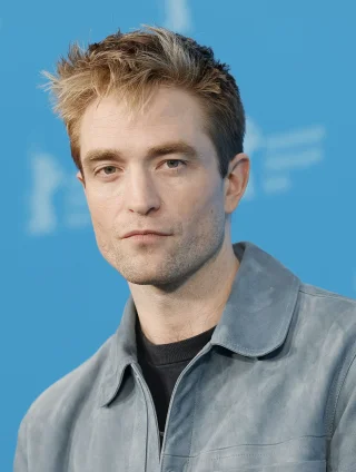 Robert Pattinson height profile photo