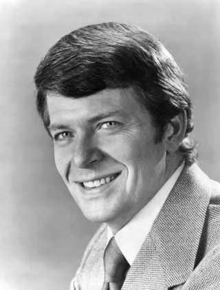 Robert Reed height profile photo