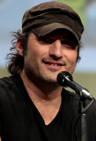 Robert Rodriguez height profile photo