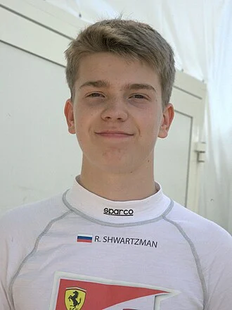 Robert Shwartzman height profile photo
