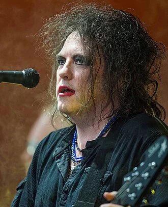 Robert Smith (musician) height profile photo