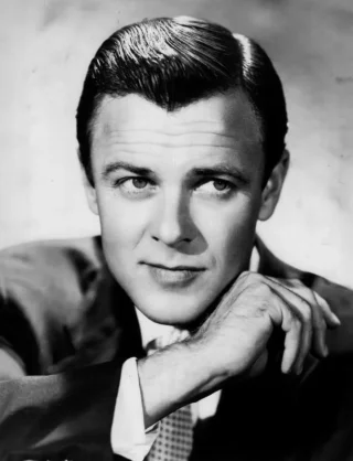 Robert Sterling height profile photo