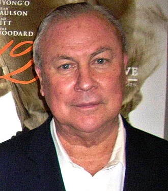 Robert Wilson (director) height profile photo
