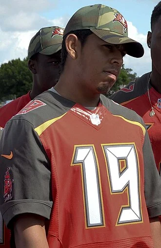 Roberto Aguayo height profile photo