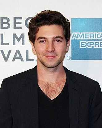 Roberto Aguire height profile photo