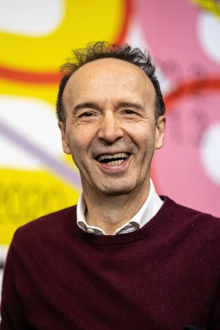 Roberto Benigni height profile photo