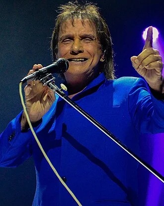 Roberto Carlos (singer) height profile photo