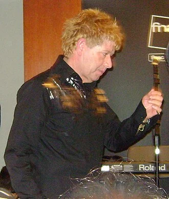 Roberto Leal (singer) height profile photo