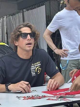 Roberto Merhi height profile photo