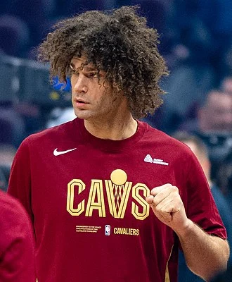 Robin Lopez height profile photo