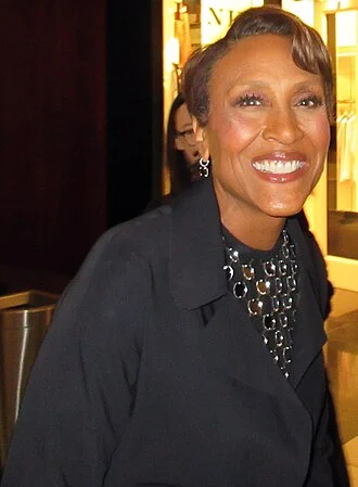 Robin Roberts (newscaster) height profile photo
