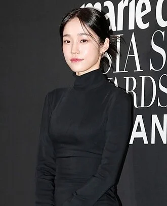 Roh Yoon-seo height profile photo